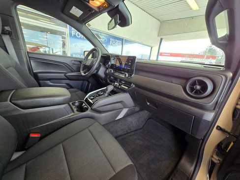 Used 2023 Chevrolet Colorado Trail Boss w/ Technology Package image 27