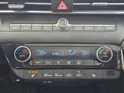 Certified 2021 Hyundai Elantra Limited w/ Cargo Package image 31