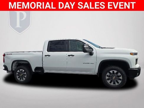 New 2025 Chevrolet Silverado 2500 Custom w/ Custom Value Package AWD/4WD image 4