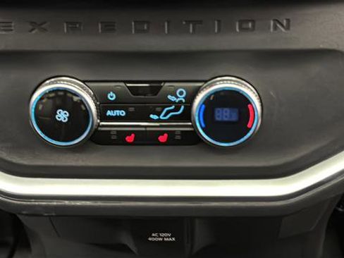 Used 2025 Ford Expedition Platinum AWD/4WD image 9