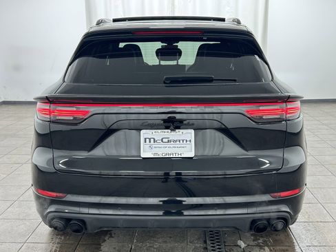 Used 2023 Porsche Cayenne Turbo image 5