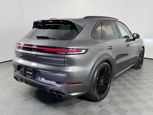 New 2026 Porsche Cayenne GTS image 7