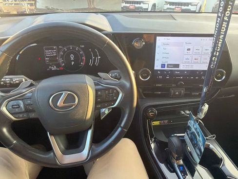Used 2022 Lexus NX 250 FWD image 12