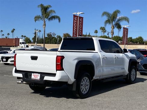 Certified 2025 Toyota Tacoma SR5 image 6