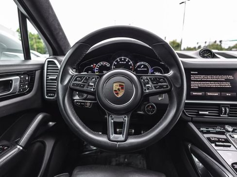Used 2023 Porsche Cayenne Turbo S AWD/4WD image 29