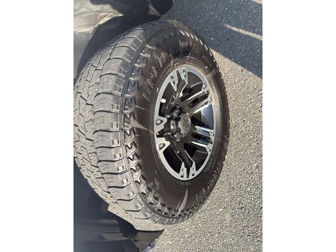 Used 2020 Toyota Tacoma SR image 10