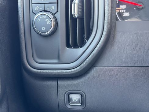 Used 2022 Chevrolet Silverado 1500 Custom RWD image 27