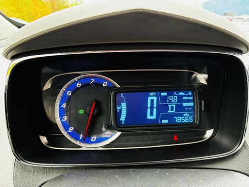 Used 2015 Chevrolet Trax LT w/ LT Sun and Sound Package image 25