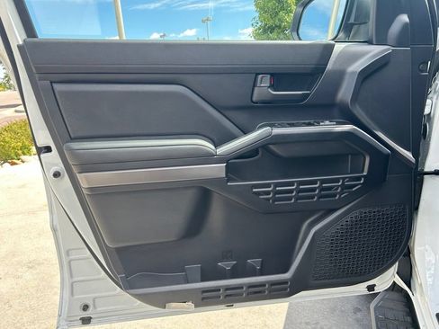 Used 2025 Toyota 4Runner SR5 AWD/4WD image 22