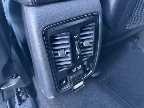 Used 2019 Jeep Grand Cherokee Overland image 34