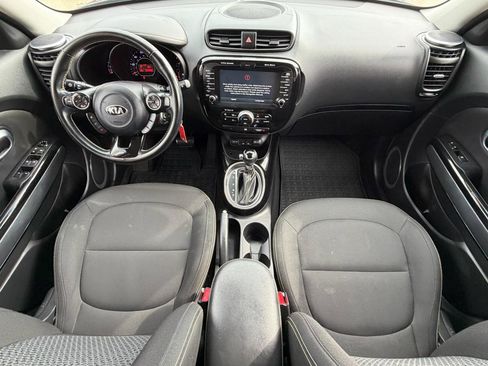 Used 2014 Kia Soul + w/ Audio Package FWD image 11