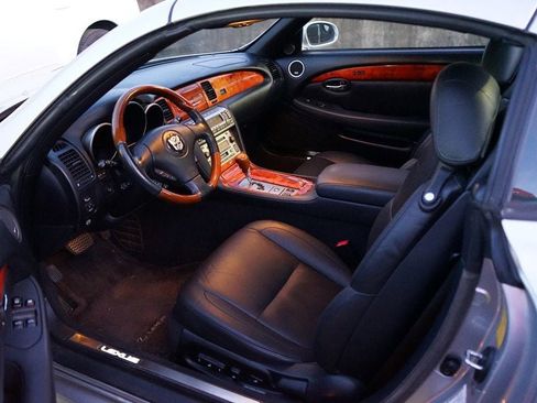 Used 2006 Lexus SC 430 Convertible w/ Preferred Accessory Pkg image 7