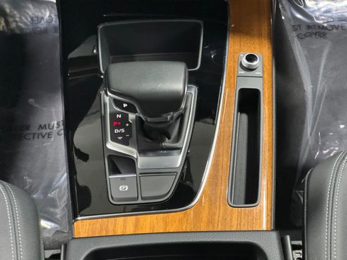 Used 2024 Audi Q5 2.0T Premium image 18