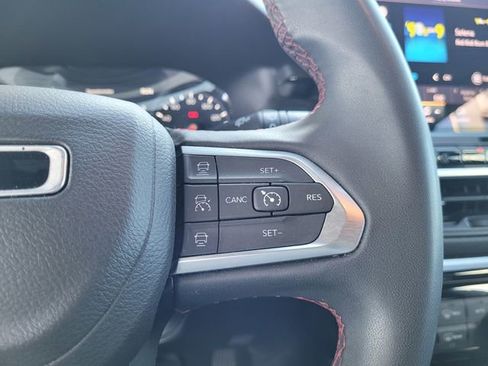 Used 2024 Jeep Compass Trailhawk image 14