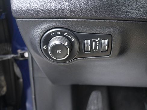 Used 2018 Jeep Compass Latitude AWD/4WD image 19