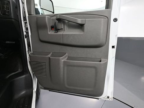 Used 2019 Chevrolet Express 3500 w/ Driver Convenience Package RWD image 31