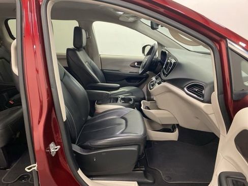 Used 2020 Chrysler Voyager Lxi image 22