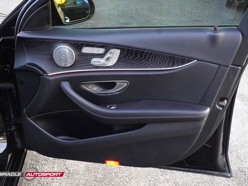 Used 2017 Mercedes-Benz E 400 4MATIC Wagon image 28