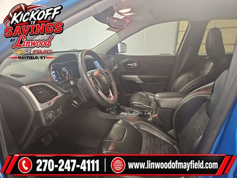 Used 2022 Jeep Cherokee Latitude AWD/4WD image 10
