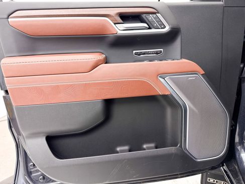 Used 2025 GMC Sierra 1500 Denali Ultimate image 29