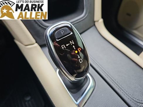 Used 2019 Cadillac XT5 Luxury AWD/4WD image 16