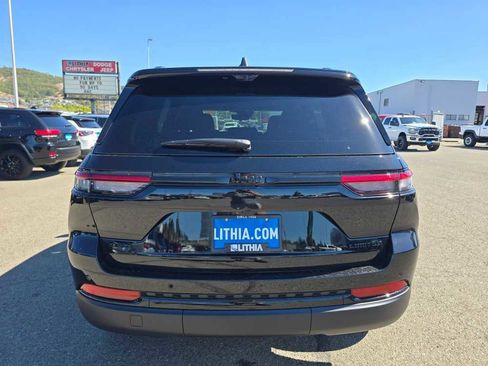 New 2025 Jeep Grand Cherokee Limited w/ Luxury Tech Group II image 4