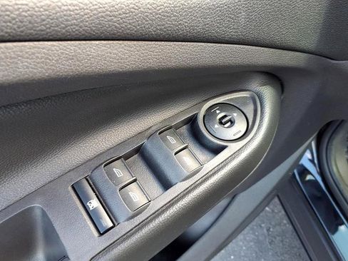 Used 2018 Ford Escape SE image 12