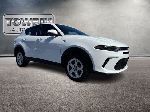 Used 2024 Dodge Hornet GT w/ Cold Weather Group image 2