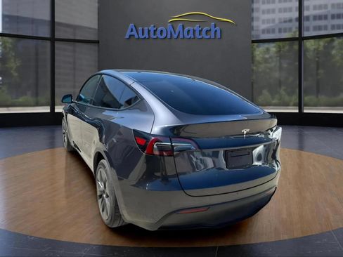 Used 2024 Tesla Model Y Long Range RWD image 8