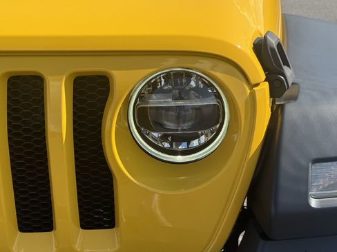 Used 2021 Jeep Wrangler Sport AWD/4WD image 10