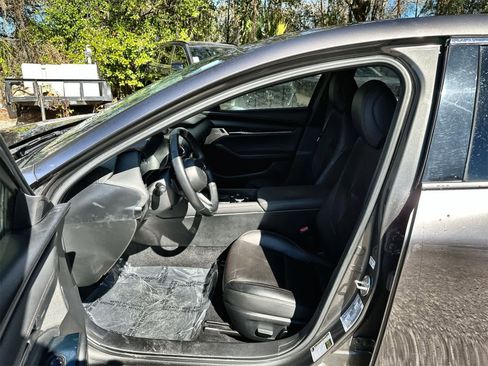 Used 2019 MAZDA MAZDA3 w/Premium Pkg image 2