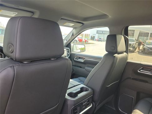 New 2026 GMC Sierra 1500 SLT w/ SLT Premium Plus Package image 14