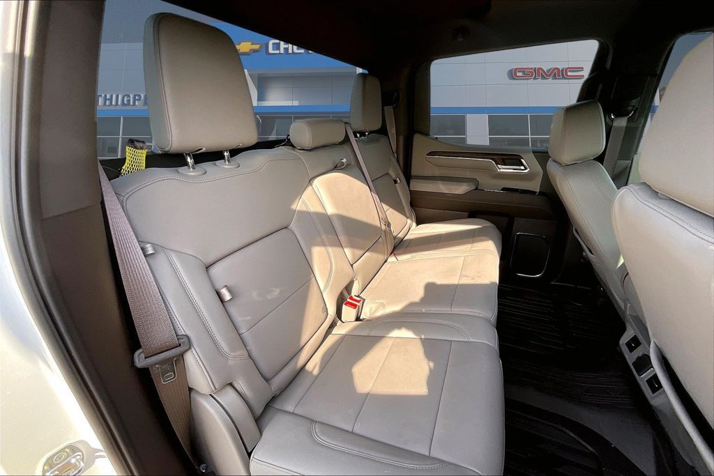 Used 2024 GMC Sierra 1500 SLT w/ X31 Off-Road Package AWD/4WD image 29