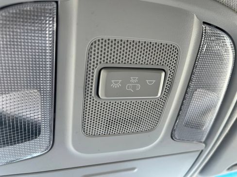 Used 2020 Kia Niro EX FWD image 21