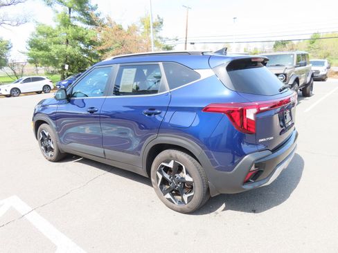 Used 2024 Kia Seltos EX AWD/4WD image 7
