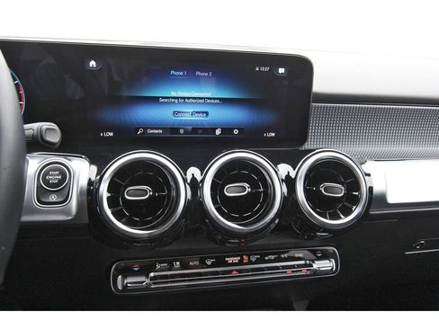 Used 2023 Mercedes-Benz GLB 250 4MATIC image 21