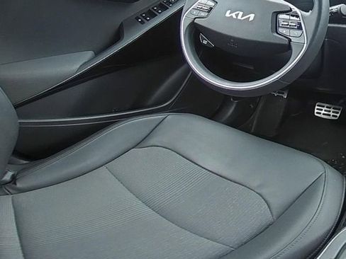 Used 2023 Kia Niro EX Touring FWD image 21
