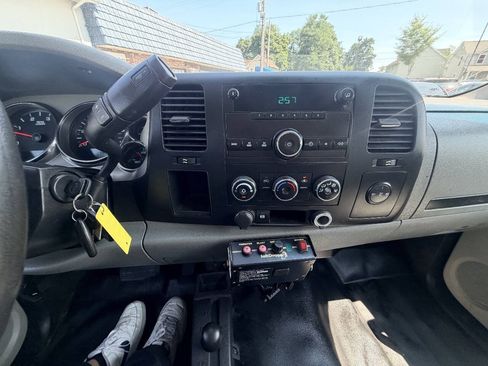 Used 2013 Chevrolet Silverado 3500 W/T w/ Snow Plow Prep Package AWD/4WD image 4