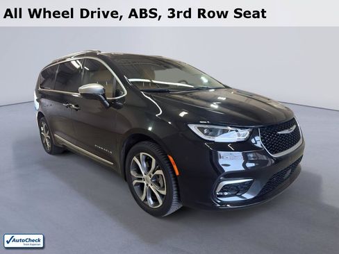 Used 2022 Chrysler Pacifica Pinnacle AWD/4WD image 1