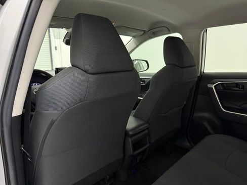 Used 2020 Toyota RAV4 LE FWD image 30