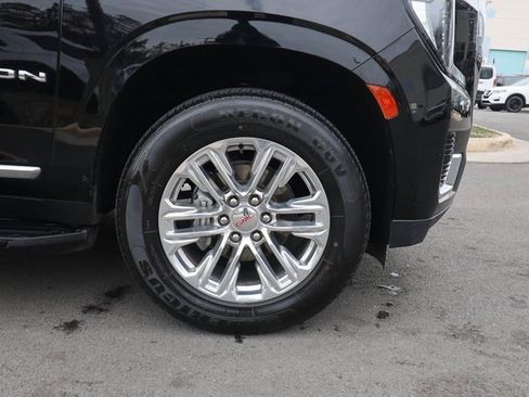 Used 2022 GMC Yukon SLT w/ SLT Premium Package image 46