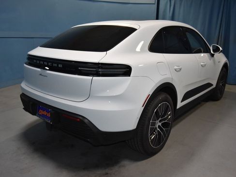 Certified 2025 Porsche Macan Electric image 25