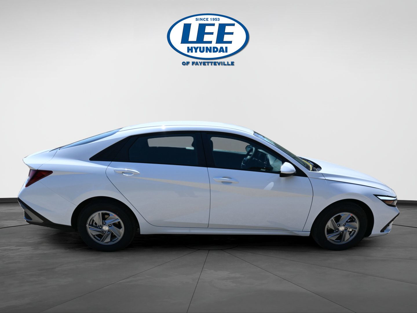 Certified 2025 Hyundai Elantra SE FWD image 2