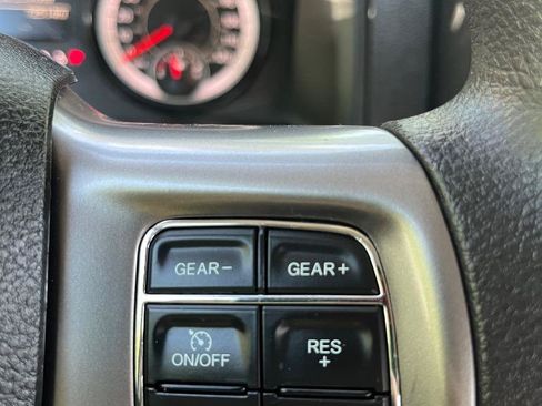 Used 2021 RAM 1500 Classic SLT RWD image 41