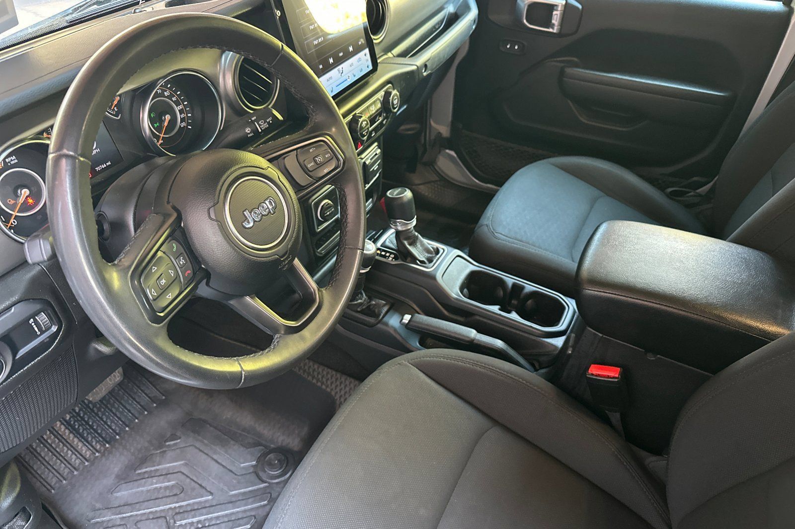 Used 2023 Jeep Gladiator Sport AWD/4WD image 10
