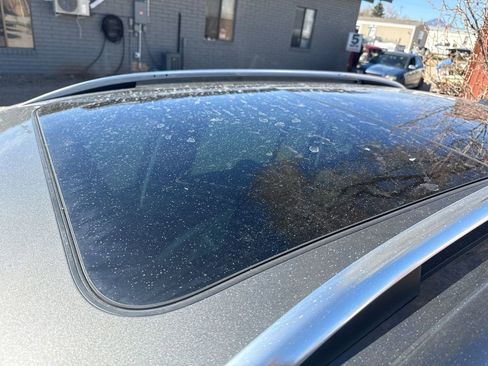 Used 2012 Volkswagen Tiguan SEL image 15