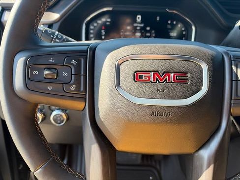 Used 2025 GMC Sierra 2500 AT4 AWD/4WD image 16
