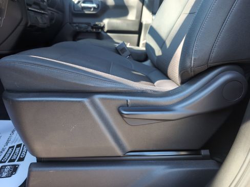 Used 2019 Chevrolet Silverado 1500 Custom w/ Custom Value Package image 17