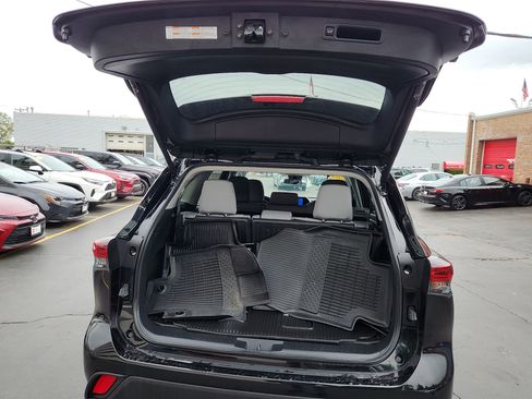 Certified 2024 Toyota Highlander LE FWD image 26