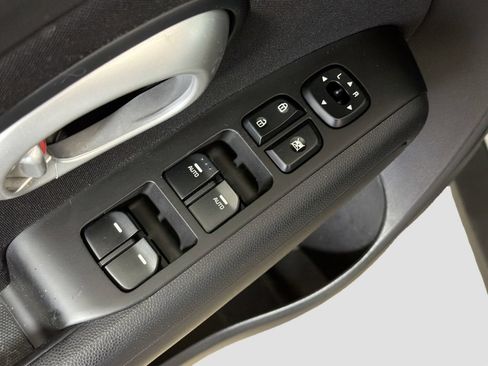 Used 2015 Kia Soul + FWD image 18